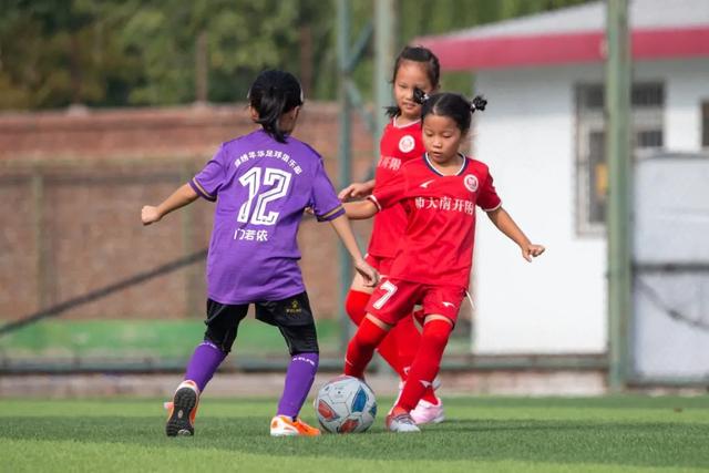 中国女排以3∶0击败日本夺得亚运历史第十金